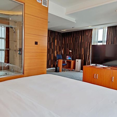 Holiday Inn Express Beijing Huacai By Ihg Exterior photo